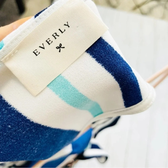 EVERLY Striped Fit‎ & Flare Dress Size Small - Picture 6 of 8